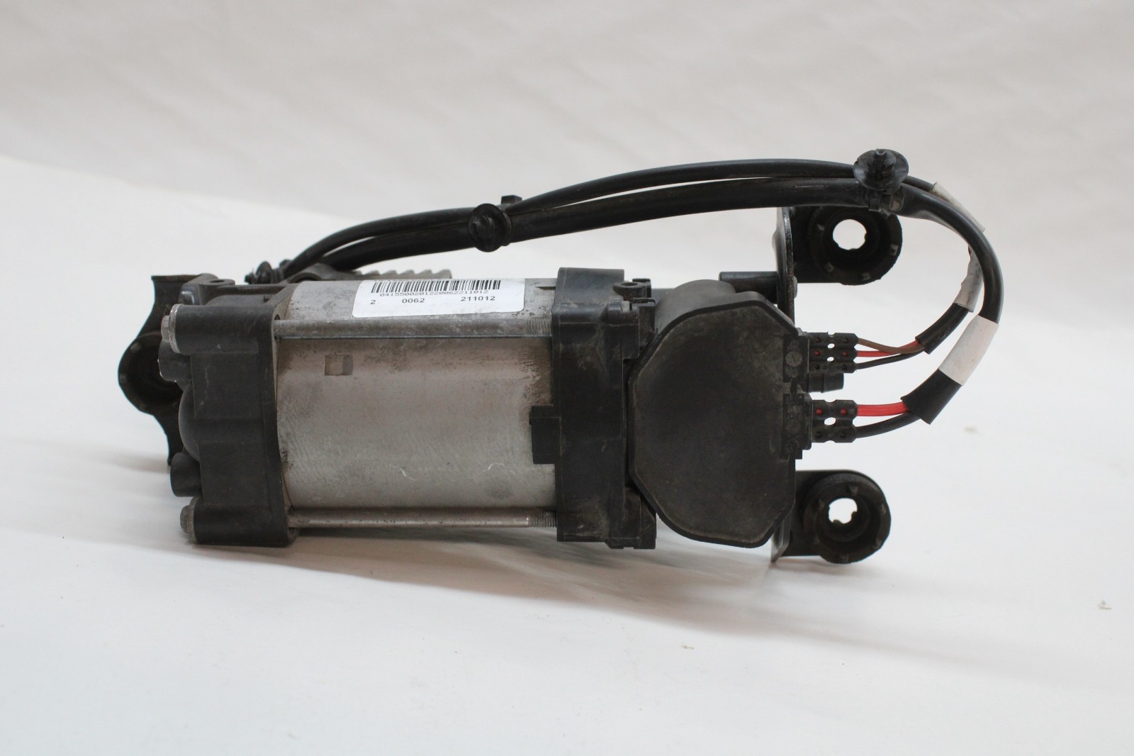 2022 MASERATI LEVANTE AIR SUSPENSION COMPRESSOR PUMP OEM 2017-2024
