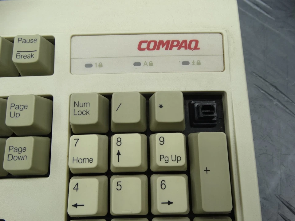 Compaq Mechanical Keyboard Beige Mainframe Collection RT101 Vintage Missing Keys - Image 4 of 4