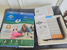 PetSafe Cat Door Small 2-Way Locking for 1-15 lb With Box CC10-050-11