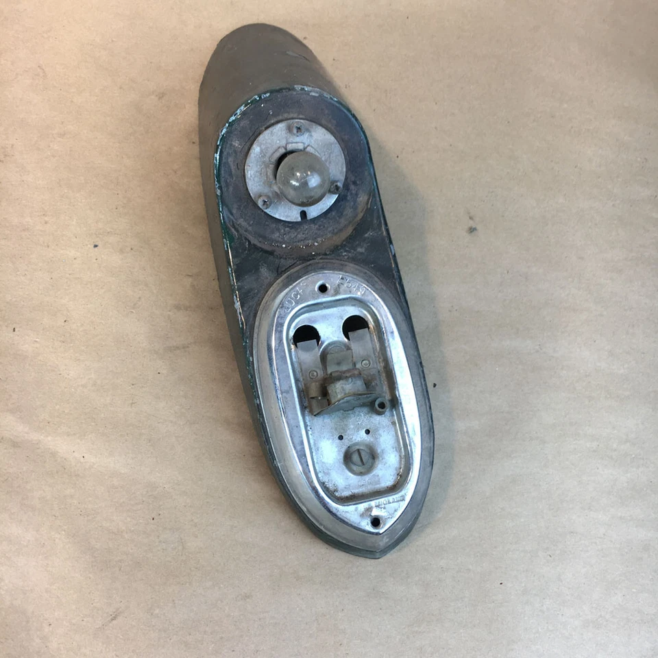 OEM 1956-1962 MG MGA 1600 Lucas Lámpara Trasera Conjunto Luz Pieza Original Foto 4 de 4