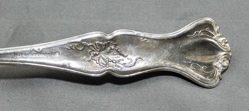 Beautiful 1847 Rogers Bros. A1 "Vintage" (Grapes) Silver plate Berry Spoon - Picture 5 of 6