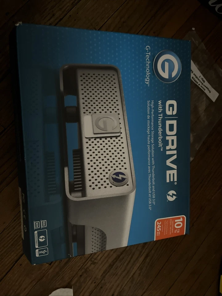 G-Technology 10TB G-DRIVE with Thunderbolt and USB 3.0 Silver - 0G05024 - Image 2 of 4