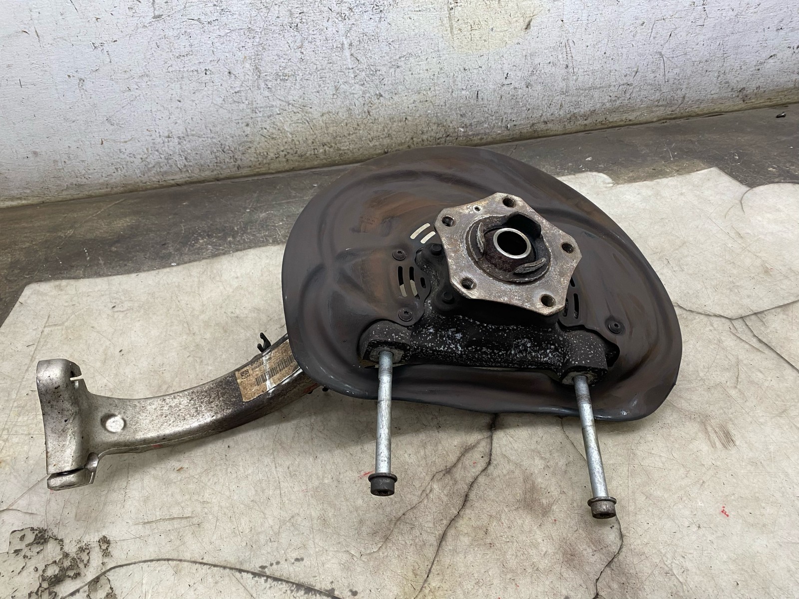 2015-2020 BENTLEY BENTAYGA OEM LH FRONT LEFT SPINDLE KNUCKLE W/ WHEEL HUB *109K*