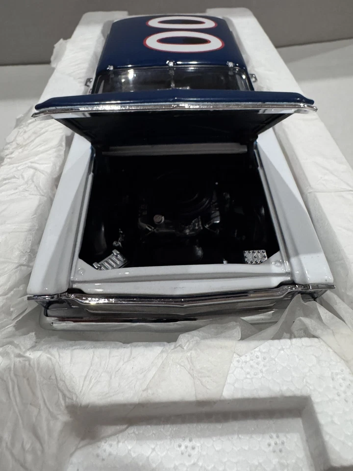 1965 AJ Foyt #00 Vel’s Ford Galaxie 1:24 University of Racing Diecast NASCAR - Image 4 of 4