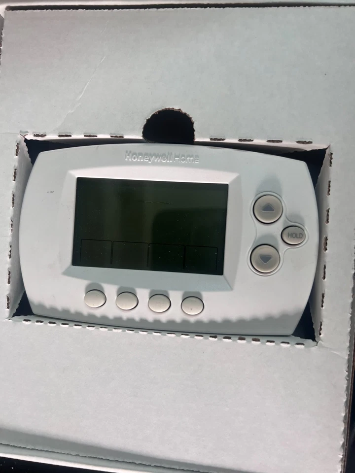 Honeywell RTH6580WF1001 Wi-Fi 7-Day Programmable Smart Thermostat #1955/OB - Image 4 of 4