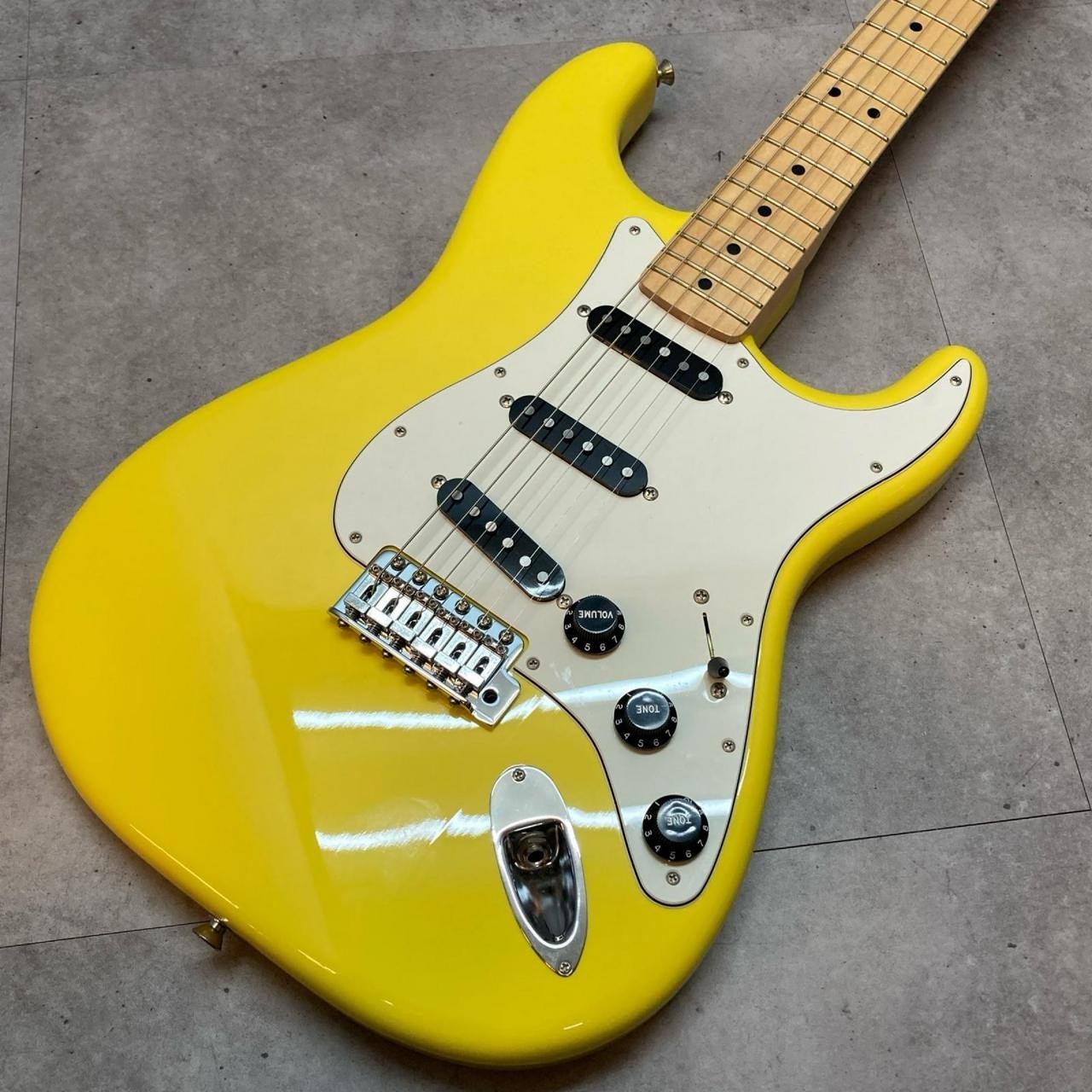 Fender Limited International Color Stratocaster 2022 Electric Guitar Used