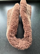 Gurtschoner echt Lammfell braun für Westernsattelgurt Klettverschluss