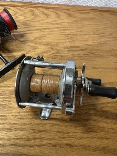 Mulinello vintage Pflueger Rocket n. 1375 & mulinello da pesca ABU Garcia Cardinal 752 - Foto 7 di 17