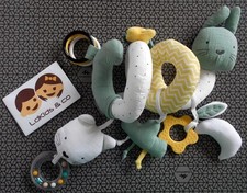 VERTBAUDET DOUDOU LAPIN SPIRALE D'ACTIVITES ARCHE POUSSETTE LIT COSY BEBE D1793