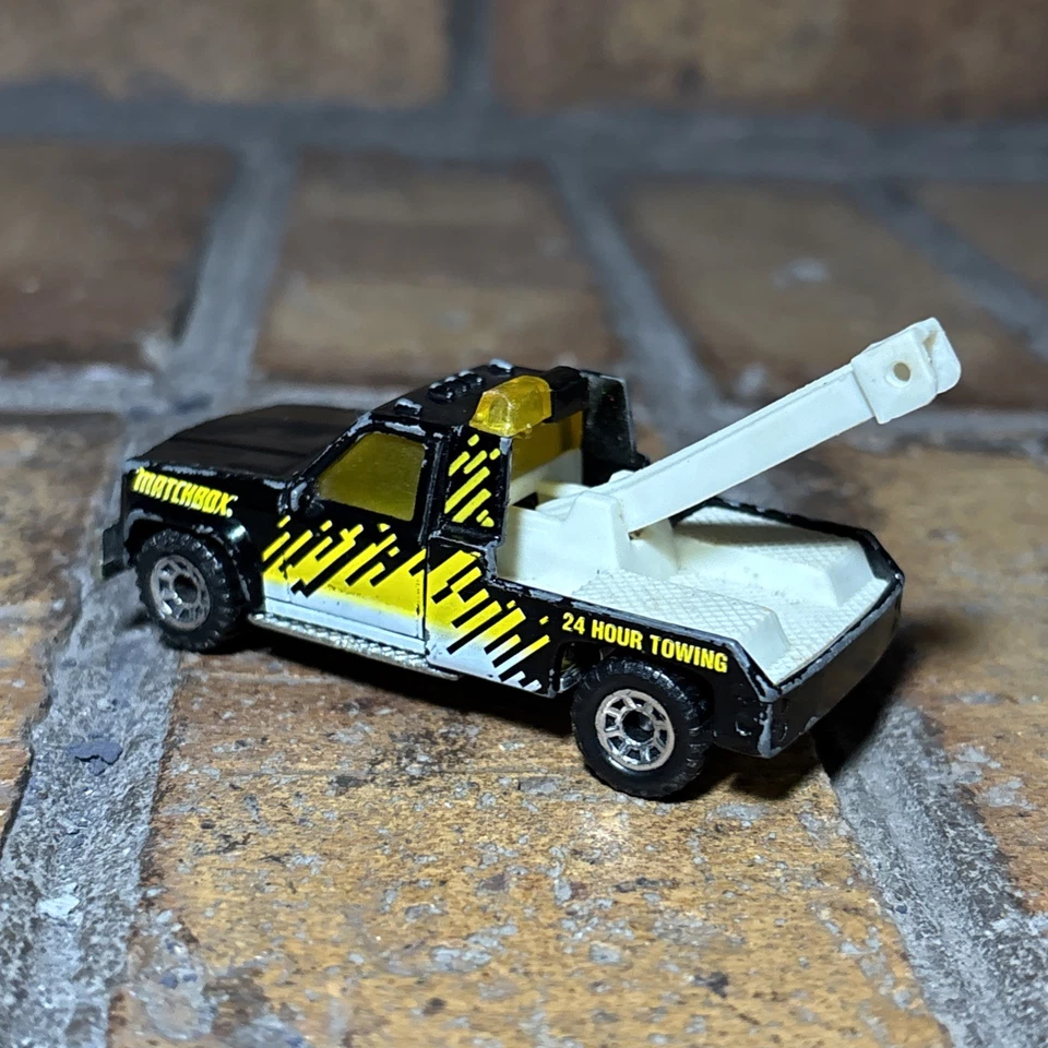 VTG ✅ Matchbox 1987 GMC Wrecker ✅ 1:72 Diecast ✅ Yellow & Black 24 Hour Towing - Image 3 of 4
