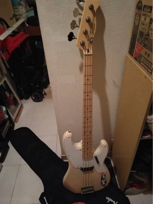 Squier Classic Vibe OPB Electric Bass 2018 Good Condition