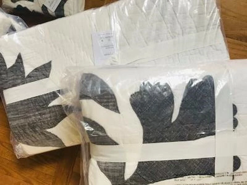 Pottery Barn Mahalo 贴花被子套装炭灰色女王 2 Std Shams 夏威夷 — 第 2/4 张图片