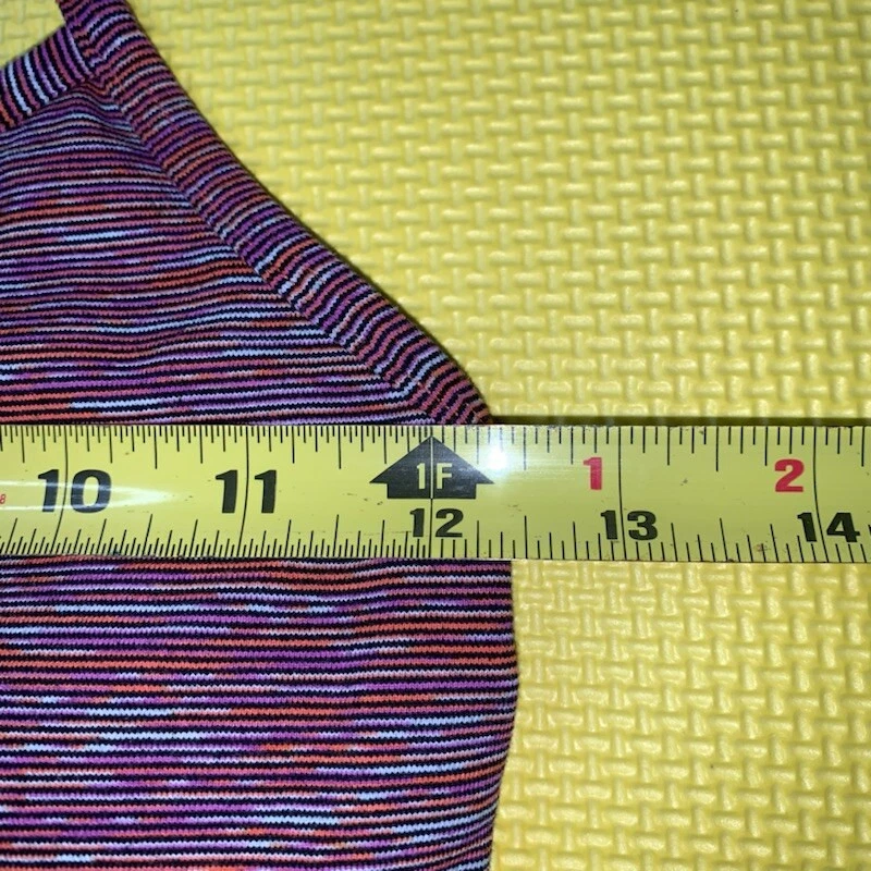 Camiseta sin mangas Lululemon talla 2 Power Y Wee Are From Space negra marzo múltiple Foto 4 de 4