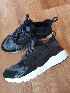 nike huarache size 2 uk