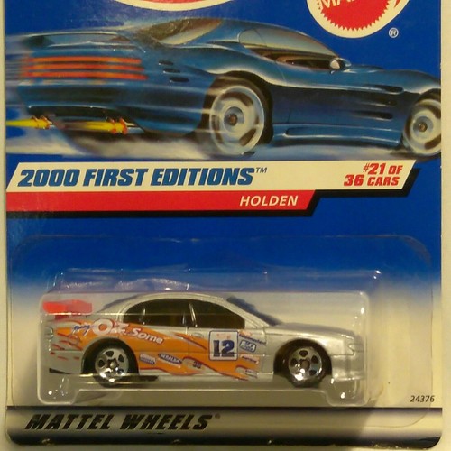 Vintage 1999 Hot Wheels 2000 First Editions Holden #81 Silver 1:64 - Picture 2 of 3