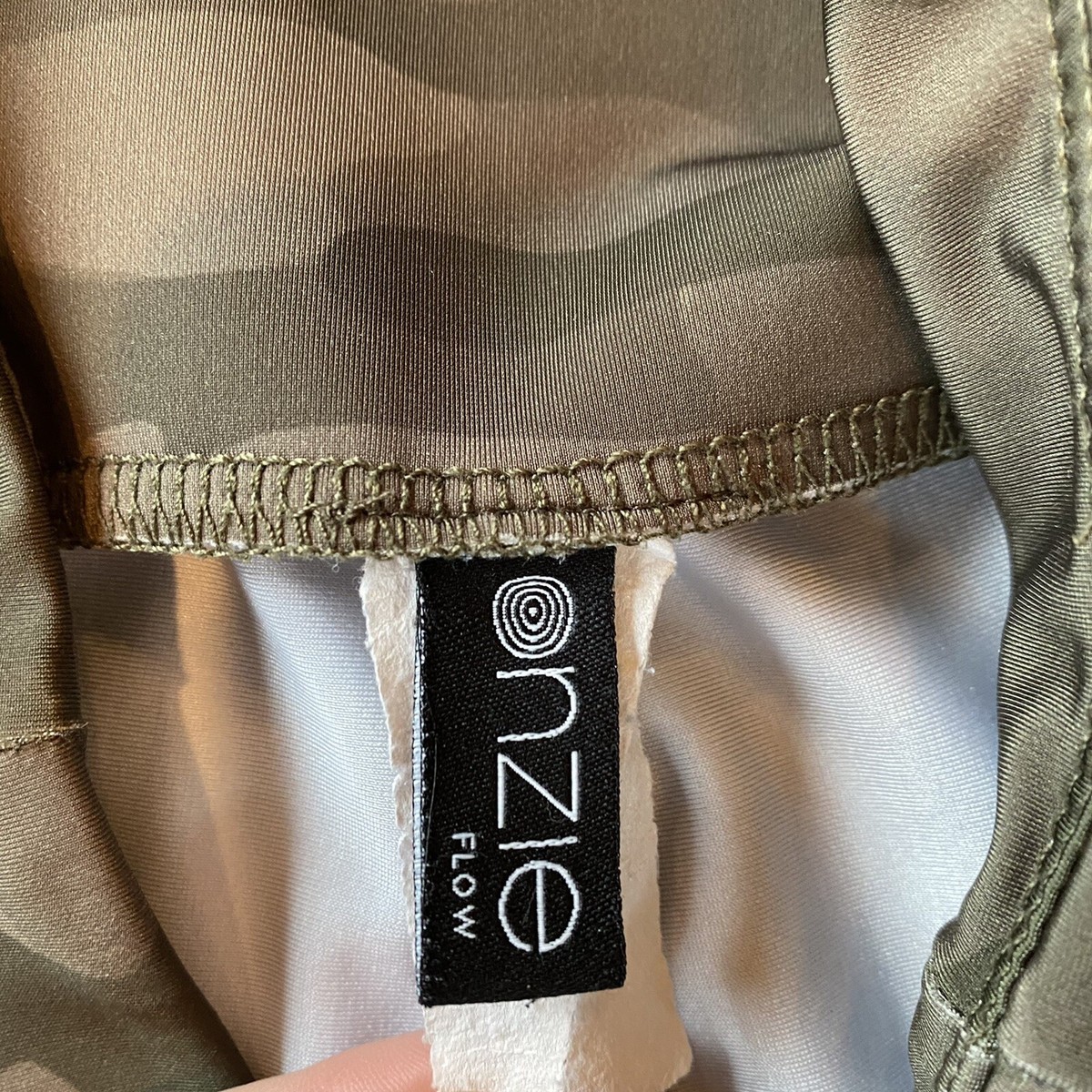 Leggings ONZIE Camouflage à Poches Et Taille Haute - Taille S-M, Neufs Avec étiquettes