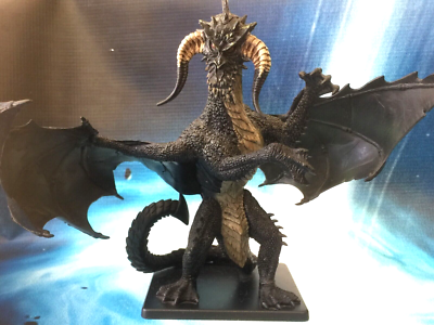 ダンジョンズ＆ドラゴンズ Gargantuan Black Dragon Gargantuan Black Dragon - Limited Edition D&D Icon Miniature