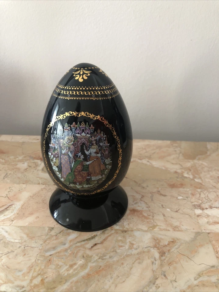 RUSSIAN FAIRYTALE Porcelain Palekh EGG WIth Certificate ,24k Gold Accents - Image 3 of 4