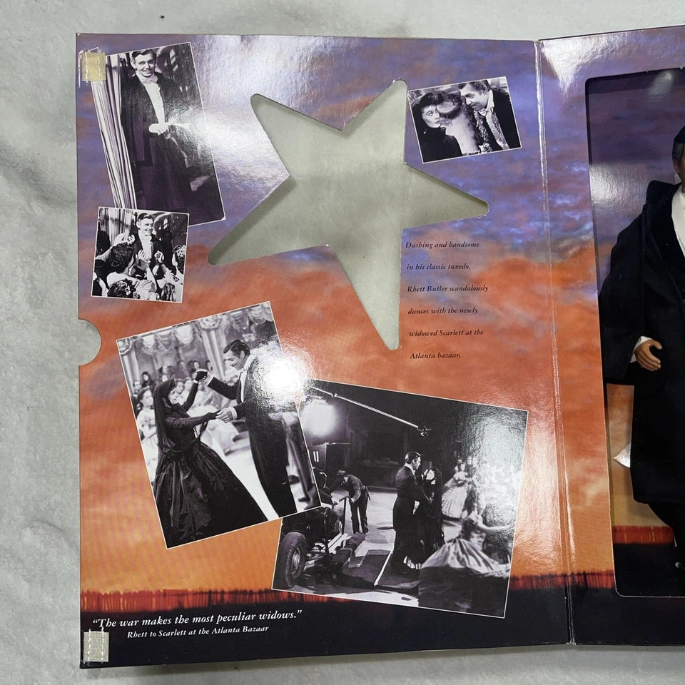 Set Barbie Lo que el viento se llevó: Rhett Butler, Scarlett O’Hara en caja Foto 3 de 4