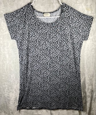 Free Kisses Short Sleeve Leopard Print Shirt Size Large SOFT L Top