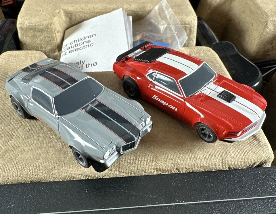 Juego de coches ranurados a presión AFX Mega G+ 1:64 Snap-On Racing, SSX19P140 Tri-Power usado en excelente estado Foto 4 de 4