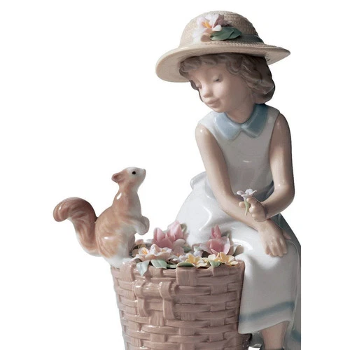 Lladro Hello Little Squirrel! Girl Figurine - Thumbnail 3