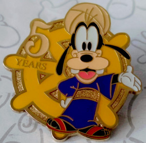 Goofy Ship Steering Wheel TDR TDS Game Prize 5th Celebration Disney Pin 52664
