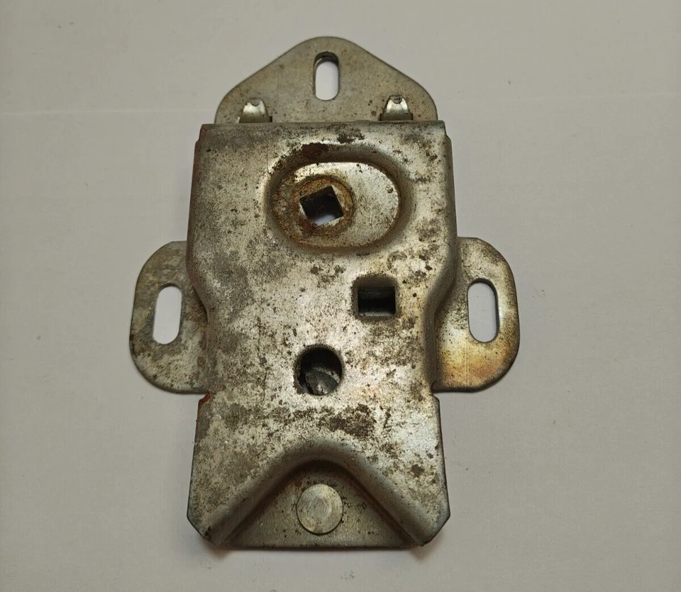 Conjunto de pestillo de maletero Plymouth Deluxe Cranbrook Cambridge 1951-1952 1338762 nuevo en stock Foto 4 de 4