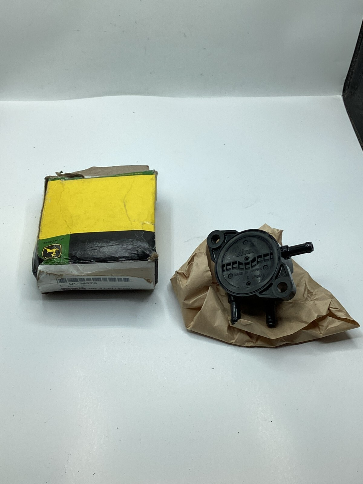 (QTY 1) John Deere Genuine OEM UC34375 Fuel Filter Transfer PumpFAST