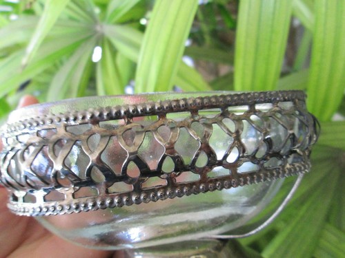 Unique Vintage Sliver Plated Glass Heart Shaped Handled Candy Dish Made England - Picture 7 of 11