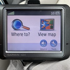 Garmin Nuvi 255 GPS Navigation System Bundle Car Plug-in and Mount Tested