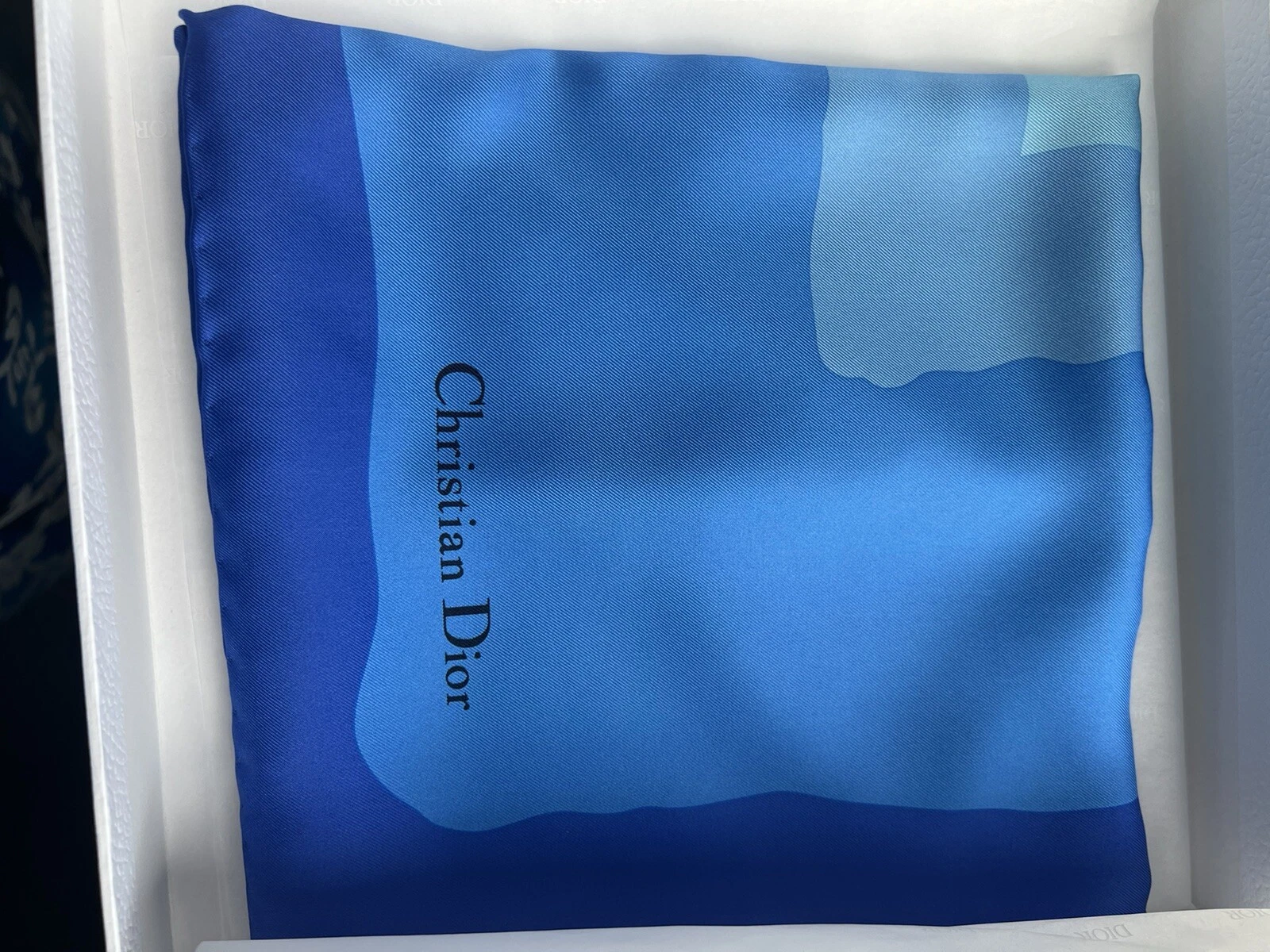 Foulard carré Christian Dior D ILLUSION flambant neuf emballage d'origine