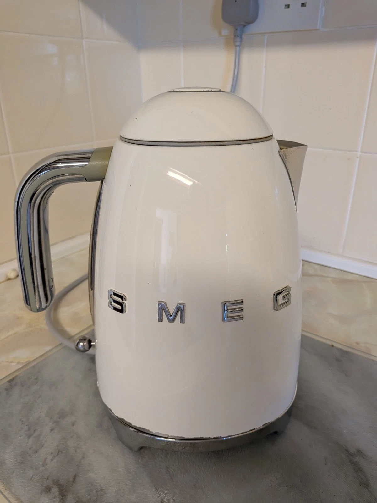 Smeg Electric Kettle 50s Style In White. Good Condition KLF03WHUK