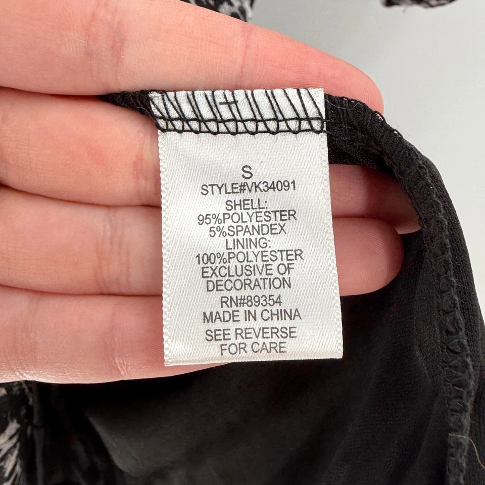 Blusa para mujer Adrienne Vittadini gris leopardo ganchillo transparente cuello en V talla pequeña Foto 4 de 4