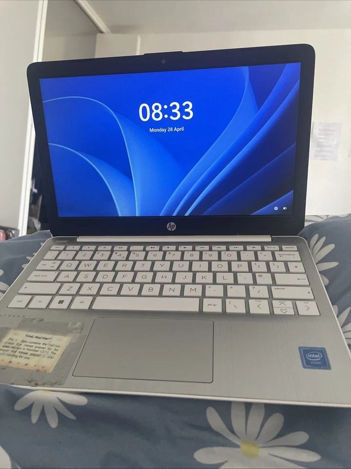 HP Stream 11-ak0027na 11.6" (64GB eMMC, Intel Celeron N4120, 2.60GHz, 4GB... - Image 3 of 4