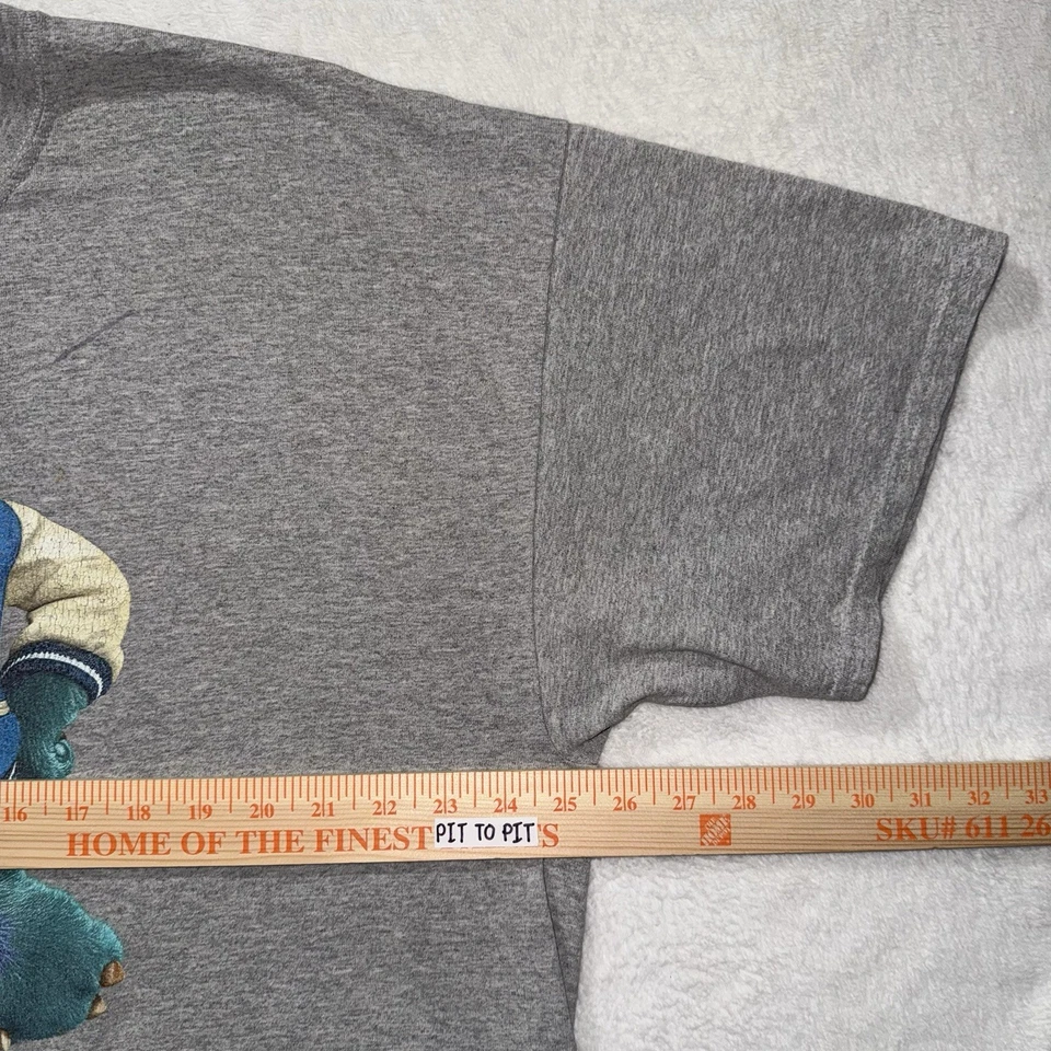 Camiseta De Colección 2013 Monsters Inc. Universidad Película Promo Subway Gris Talla M Pixar Foto 3 de 4