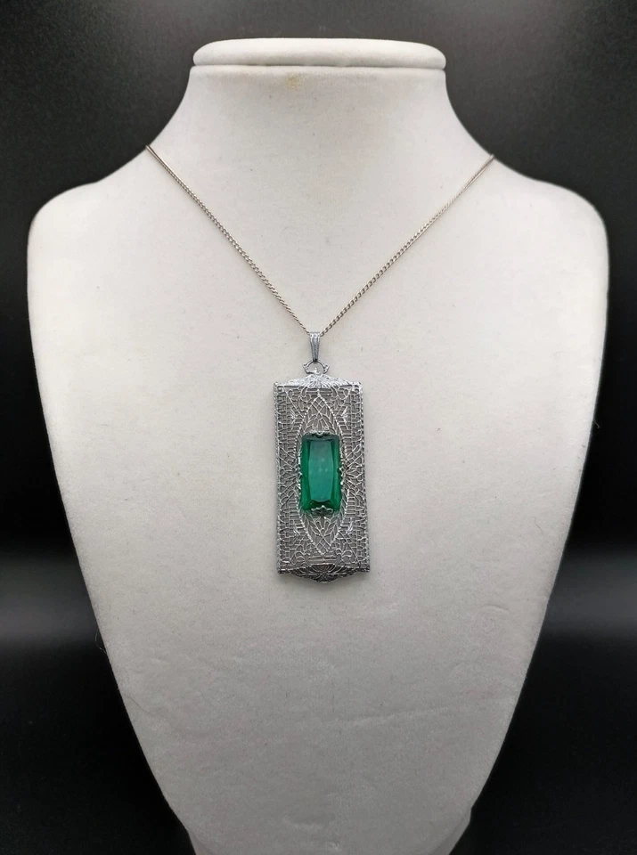 Antiguo Collar Colgante Rectángulo Filigrana Color Esmeralda Chapado en Cromo Foto 2 de 4