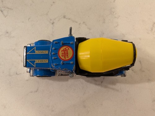 VTG 1990-1991 Matchbox Peterbilt Cement Mixer MB19 1:80 blue Cement Company Ltd - Picture 8 of 9