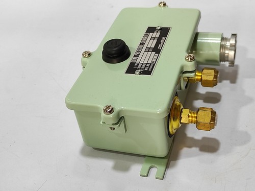SAGINOMIYA DNS-D606MW PRESSURE CONTROLS L:RANGE-0.06~0.6 DIFF:0.06~0.4MP 1.5MPa - Picture 6 of 6