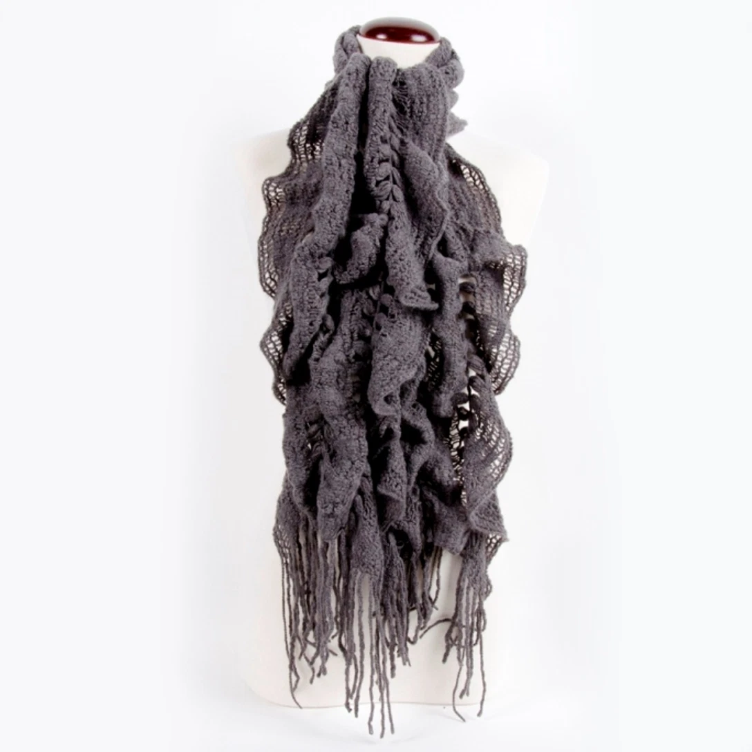 GREY KNIT BOUNCE SCARF w FRINGE 74