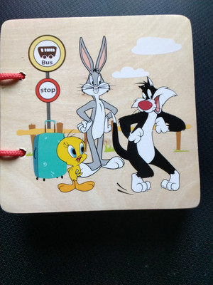 warner bros.: Holzspielzeug Buch