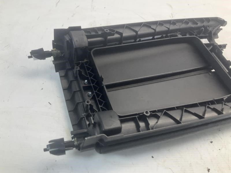 14-22 Maserati Ghibli Quattroporte Center Console Armrest Arm Rest Lid Q
