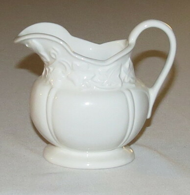 Villa Verde J Willfred Kari Walmsley Sadek 4 inch White Ivy Creamer - NEW