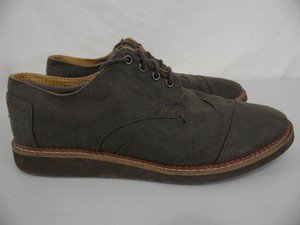 gray wingtips