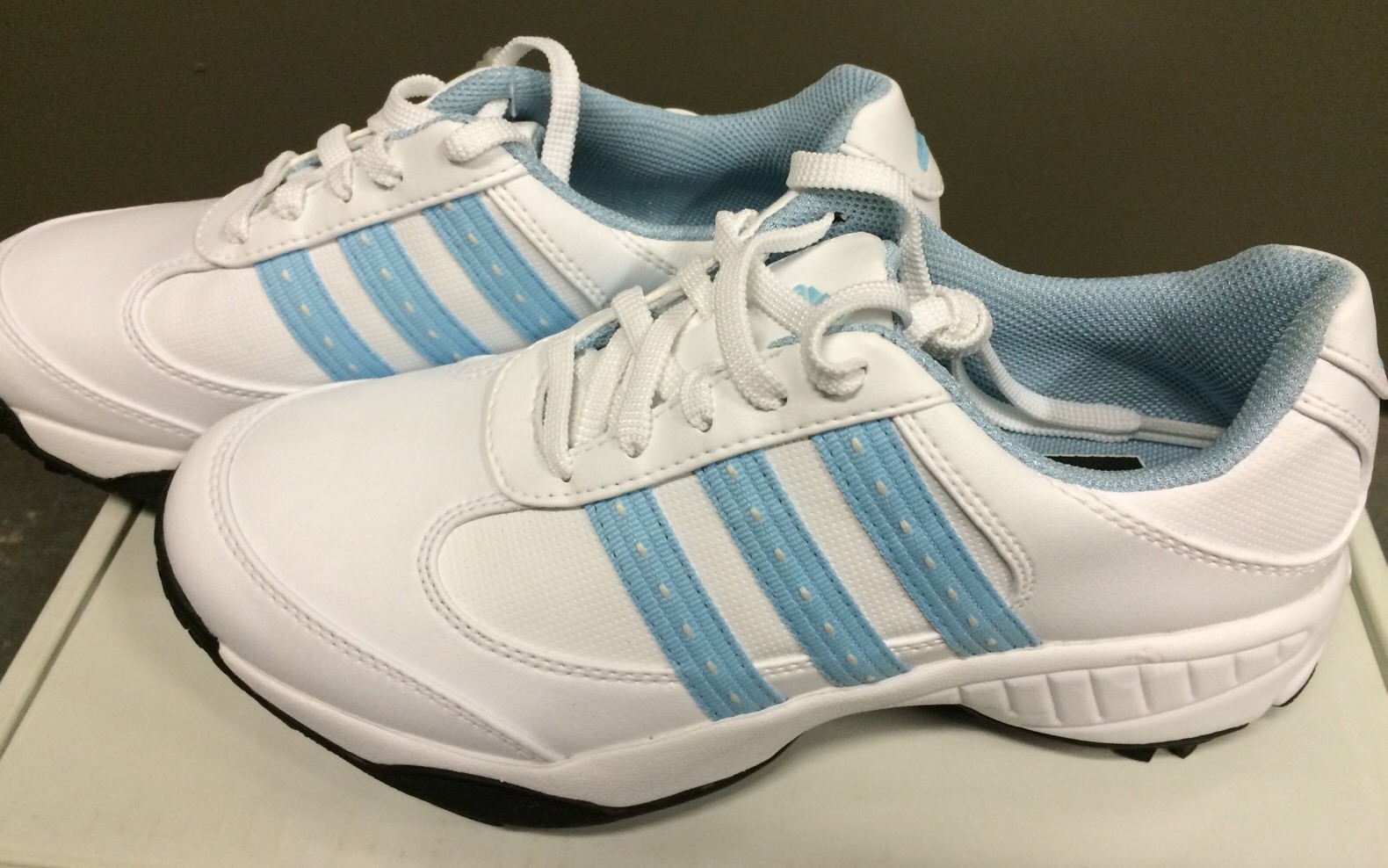 adidas falcon white size 5