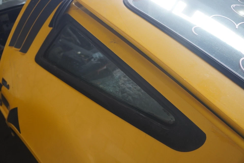 Rear Left Driver Side Quarter Panel Window Glass Bricklin Sv-1 1974 - Image 2 of 2