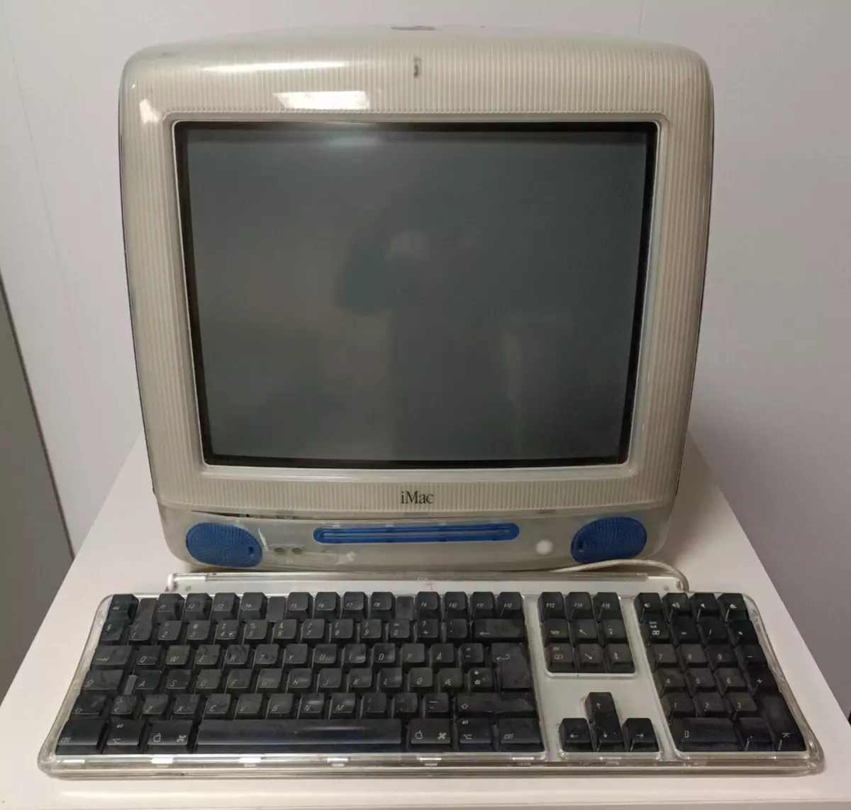 Imac 2000 outlet