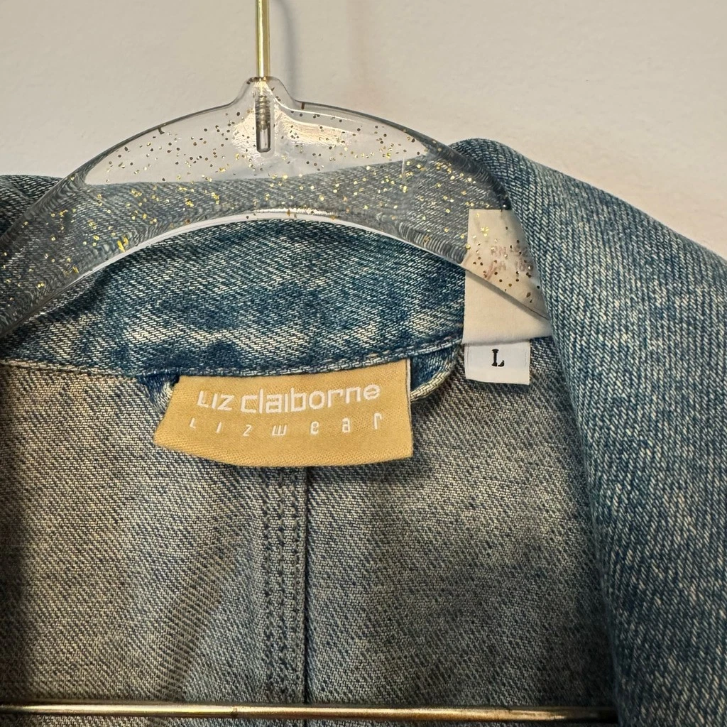 Vintage Liz Claiborne Denim Jacket Light Wash Large Pockets - product detail image 3