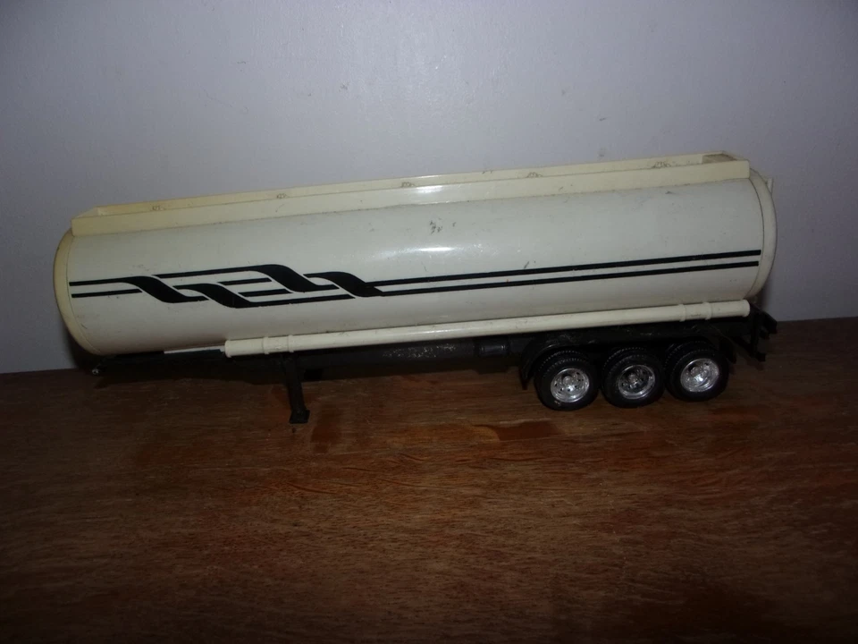1/43 New Ray Semi Remorque Citerne Tanker Tank camion Truck trailer rimorchio - Photo 4/4