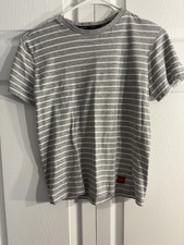 DKNY SS t-shirt Has grey and white striped pattern and a crew neckline (A2)